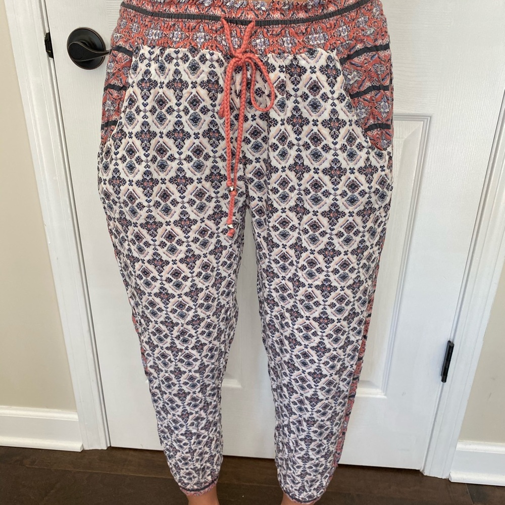 AEO patterned joggers
